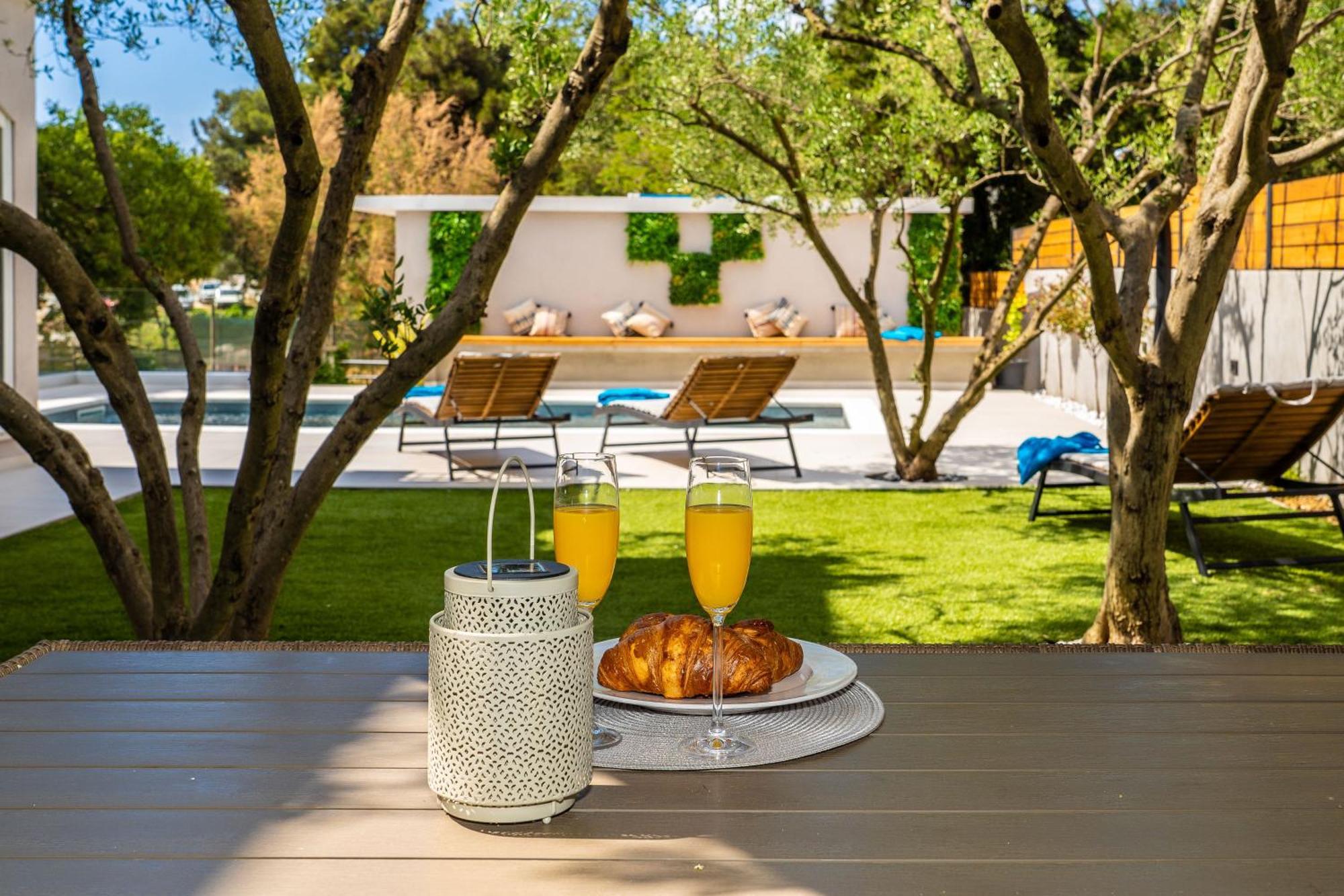 Villa B&D Zadar For The Complete Pleasure Of Vacation !Heated! Private Pool! Green Oasis In The Center Of Zadar, 100M From The Sea Esterno foto