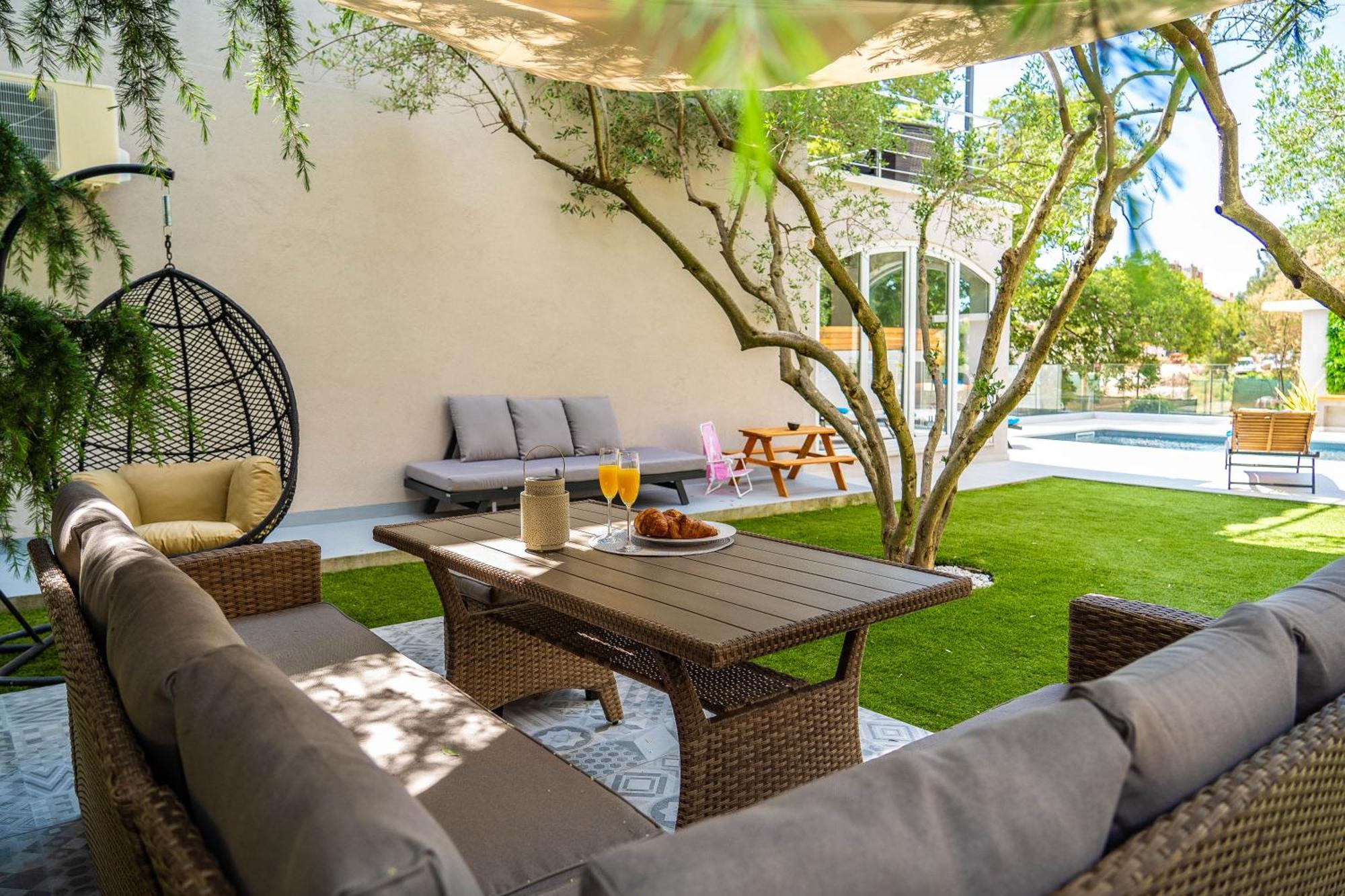 Villa B&D Zadar For The Complete Pleasure Of Vacation !Heated! Private Pool! Green Oasis In The Center Of Zadar, 100M From The Sea Esterno foto
